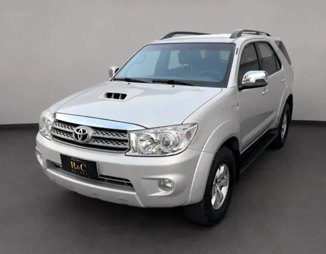 Toyota Hilux SW4 SRV D4-d 4X4 3.0 TDI Dies. AUT 2010