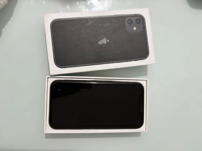 iPhone 11 em ótimo estado!  
