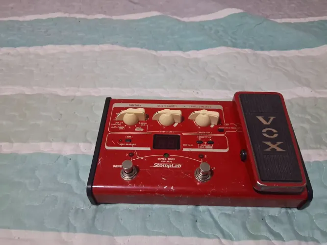 Vendo pedal Vox stomplab 2b