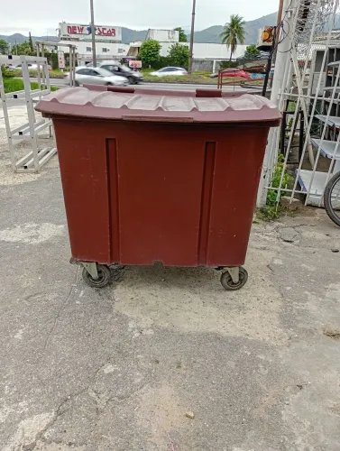 Carrinho de lixo lixeira