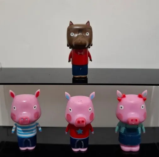 Miniatura Os três Porquinhos + Lobo mau(Leia a descrição)