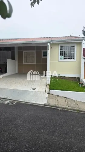 Imóvel para venda possui 42 metros quadrados com 3 quartos em Santa Cândida - Curitiba - P