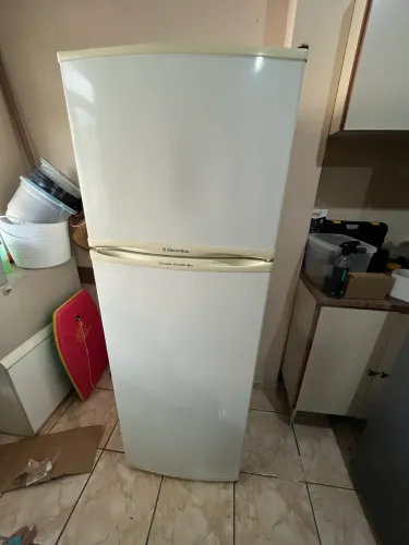 Geladeira Electrolux Double DC360 Duplex 360 Litros