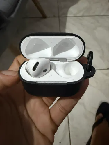 AirPods 4 (ANC) Cancelamente de ruído (Lado Esquerdo)