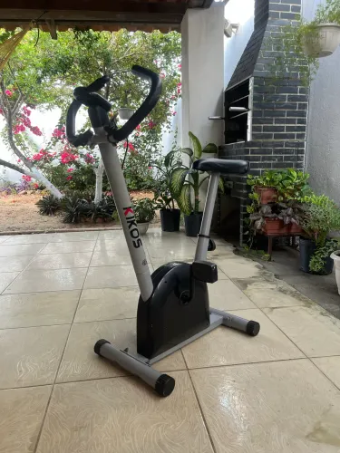 Bicicleta ergométrica magnética kikos
