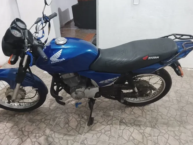 Titan 150cc ano 2006/2007   valor ( 9.000.00. )