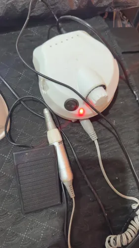 Lixa elétrica com pedal 