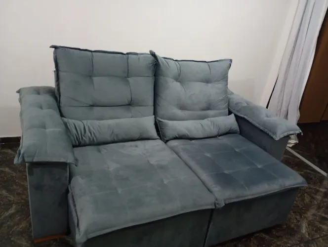 Sofá de 2 lugares super novo