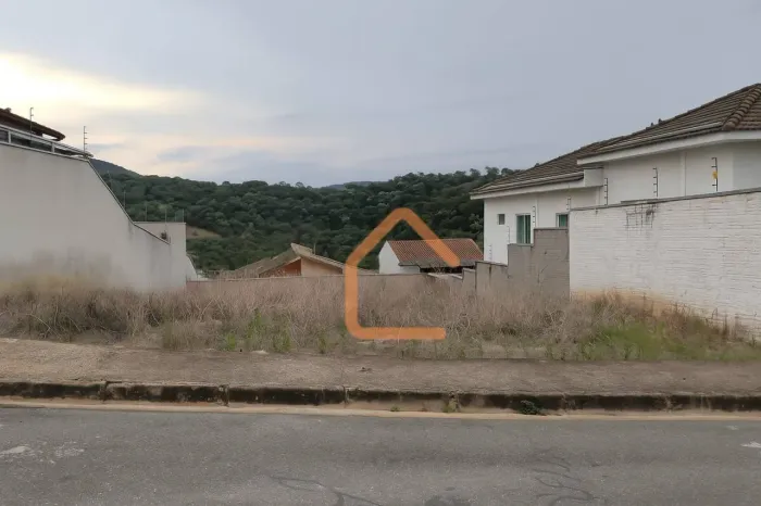 Terreno à venda, 300 m² por R$ 180.000 - Colinas de Santa Barbara - Pouso Alegre/MG