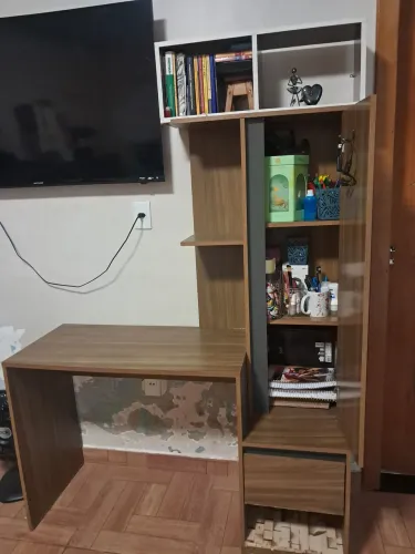Vendendo escrivaninha