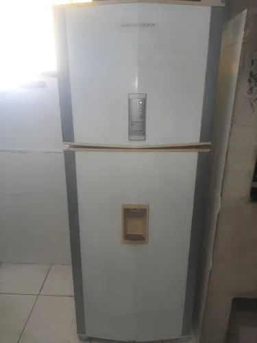 Equipamentos para bares ou restaurantes.