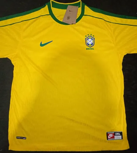 Camisa seleção brasileira retrô 2002 Nike (tamanho G1) modelo jogador