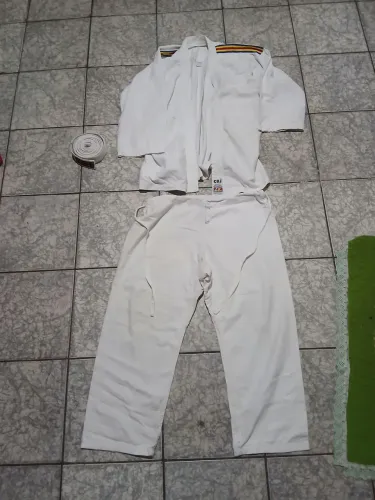 Kimono branco infantil + calça + faixa branca