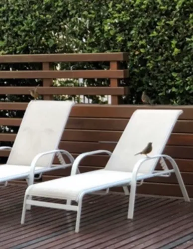 Espreguiçadeira de piscina