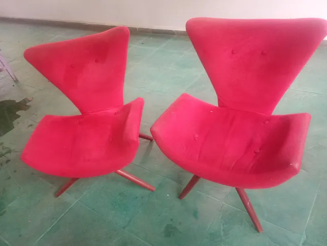 Poltronas usadas vermelho as 2 por 120,00 RETIRADA GUARÁ