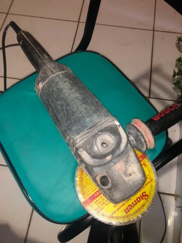 Vendo Esmerilhadeira Bosch