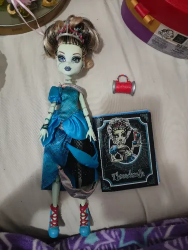 Monster high Frankie Threadarella 