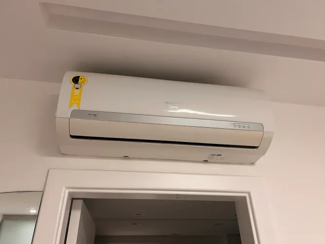 Ar-condicionado Midea Split 12.000 BTUs - Completo - Para Peças ou Reparo 