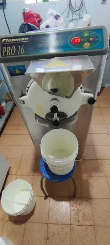 Máquina de fazer açaí e sorvete em geral