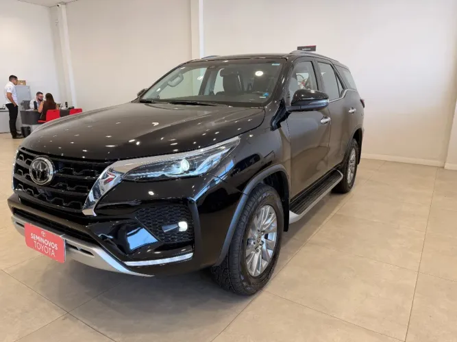 Toyota Hilux SW4 SRX 4X4 2.8 TDI 16V Dies. Aut. 2023