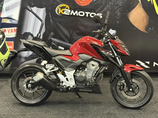 HONDA CB 300F Twister Flex 2025 * apenas 3200 kms rodados