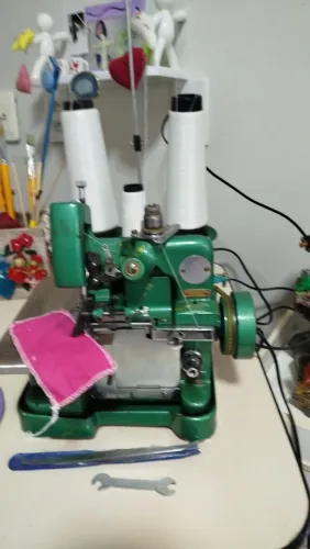 Máquina overloque chinesinha
