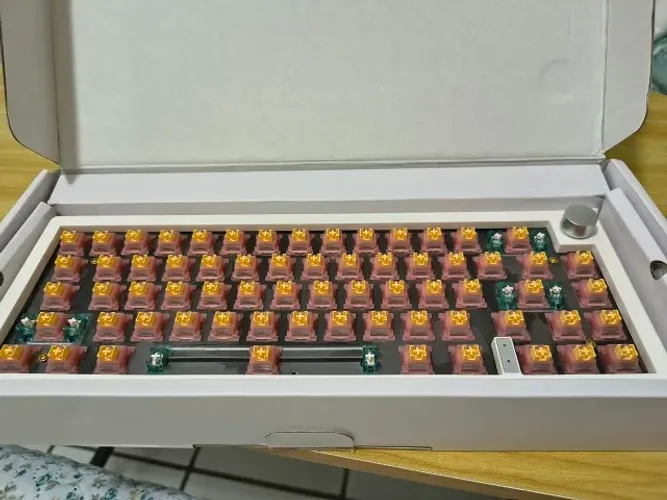 Teclado mecanico GMK67 Zuoya tri mode