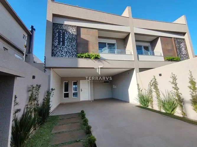 SOBRADO com 3 dormitórios à venda com 186m² por R$ 1.790.000,00 no bairro Bacacheri - CURI
