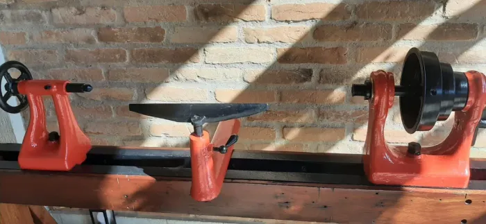 TORNO DE MADEIRA ANTIGO  CENTENARIO EM CABREUVA 