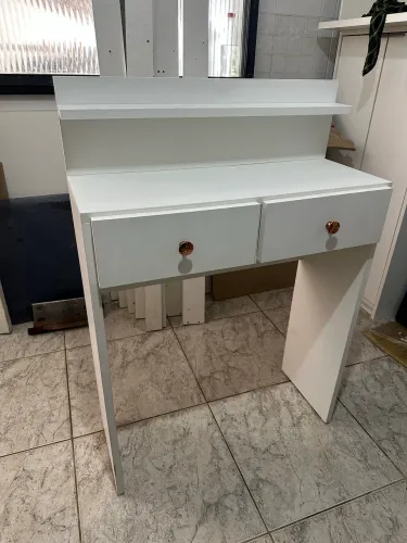 Penteadeira / Escrivaninha com Gavetas