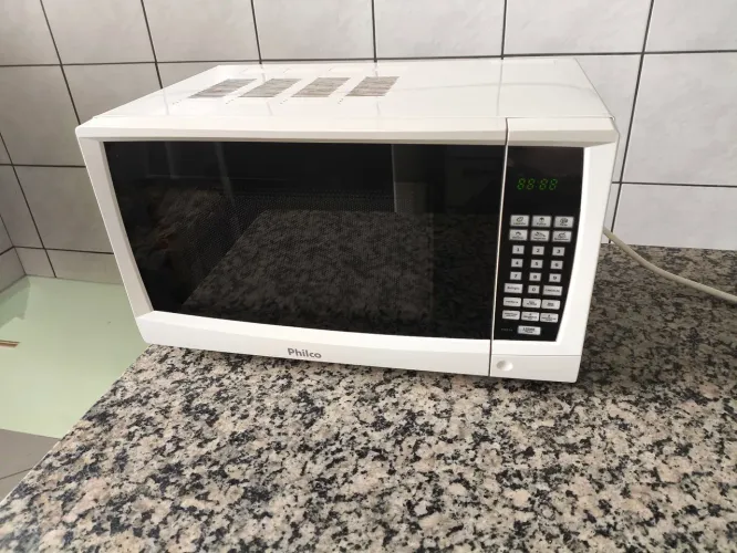 Microondas PHILCO 20l. 127v.