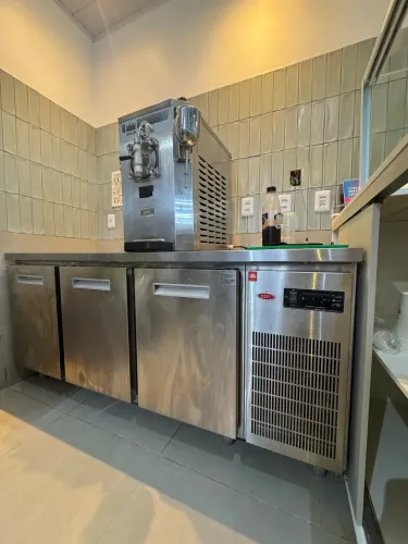 Bancada Refrigerada Cozil 3 portas Inox Seminova