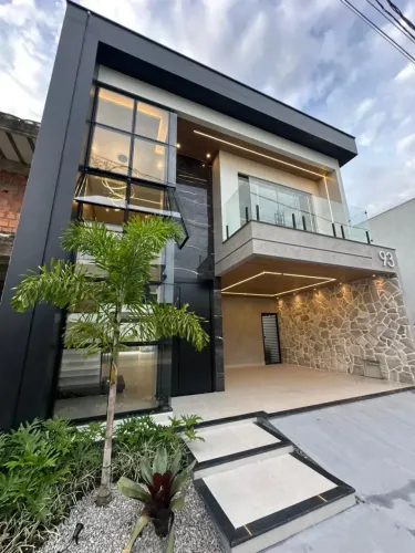 CONDOMÍNIO EUROVILLE - Casa duplex com Piscina, 3 suítes e mais.