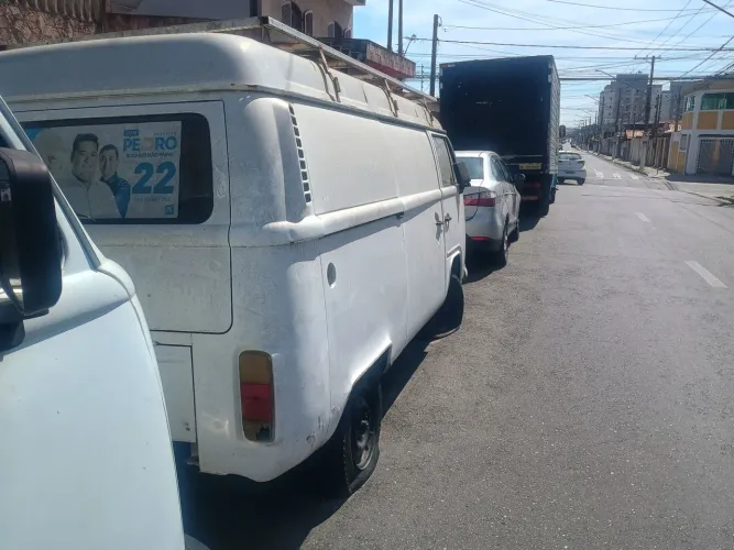 Volkswagen Kombi Furgão (álcool) 2005