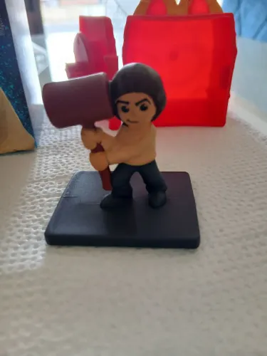 Brinquedo stranger things mc donalds