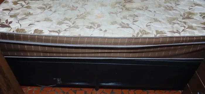 Cama casal com Bau e com Colchão 