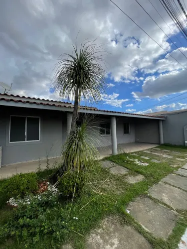 Alugo casa 3/4 com suíte em condomínio na avenida Fraga maia