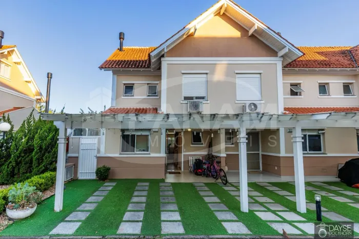Casa 3 Dormitórios, 2 Vagas, no Bairro Ecoville