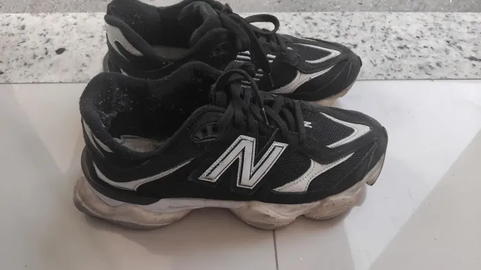 Tênis New balance 9060 número 40