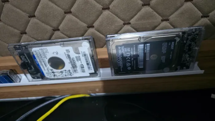Hds 1tb de 150 cada já com case