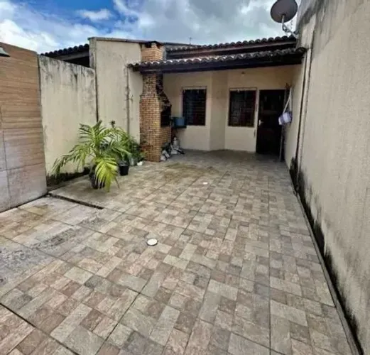 Casa localizada no icui-guajará pra venda