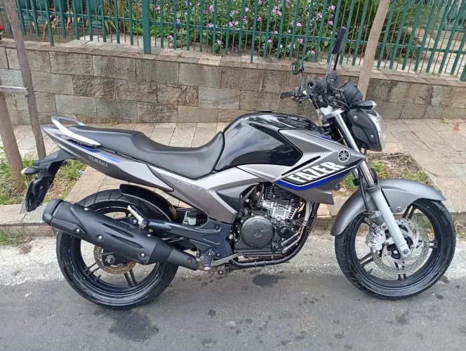 Fazer 250cc blueflex 