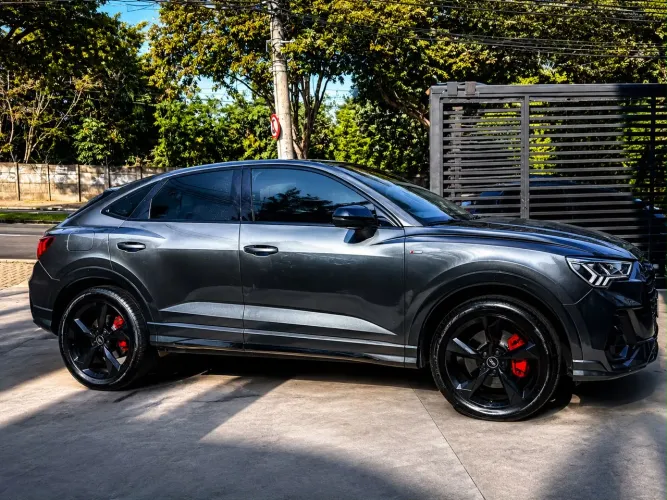 Audi Q3 SPB Perf. Black 2.0 TFSI Tipt. Quat. 2022