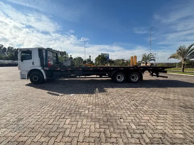 Volkswagen 24.250 CNC 6X2 Plataforma
