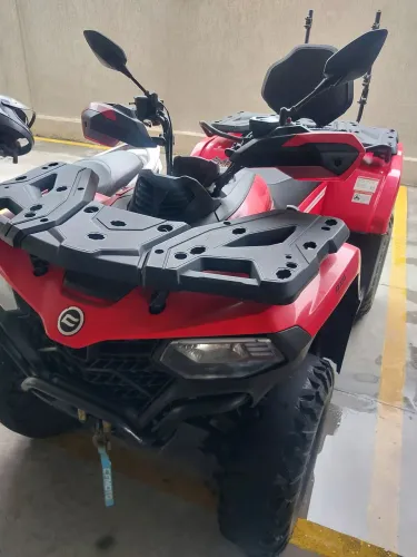 Quadriciclo 520L CFORCE muito Novo