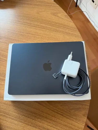 MacBook Air M4 16gb/256gb 2025 1 ano de uso