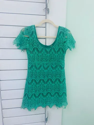 Vestido Farm em renda forrado P