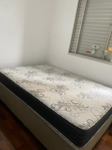 Cama casal com box/ base