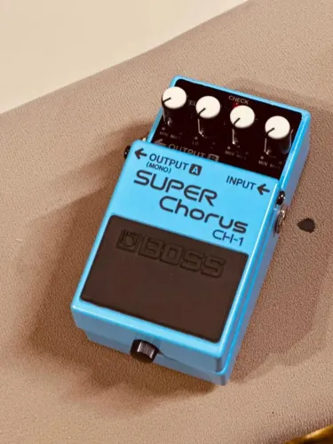 Boss Super Chorus CH-1 - R$ 500