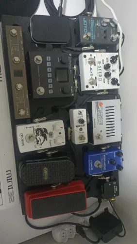 Pedais de guitarra